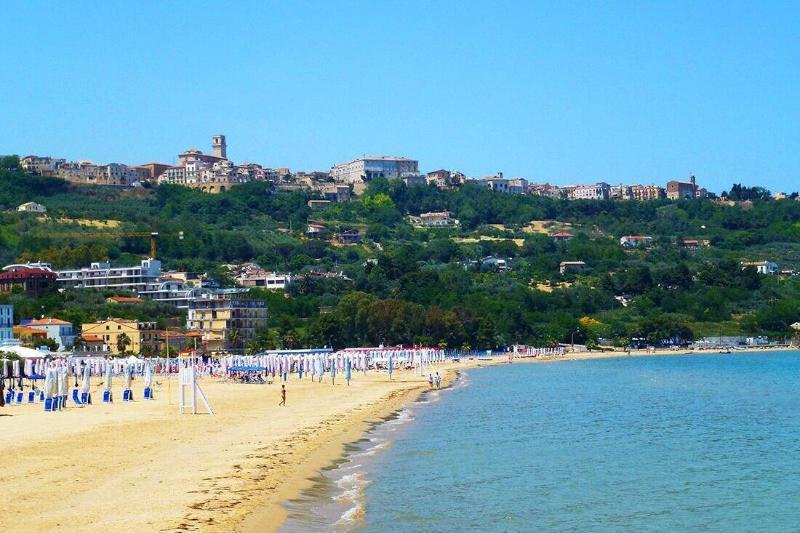 Hotel President Vasto Kültér fotó