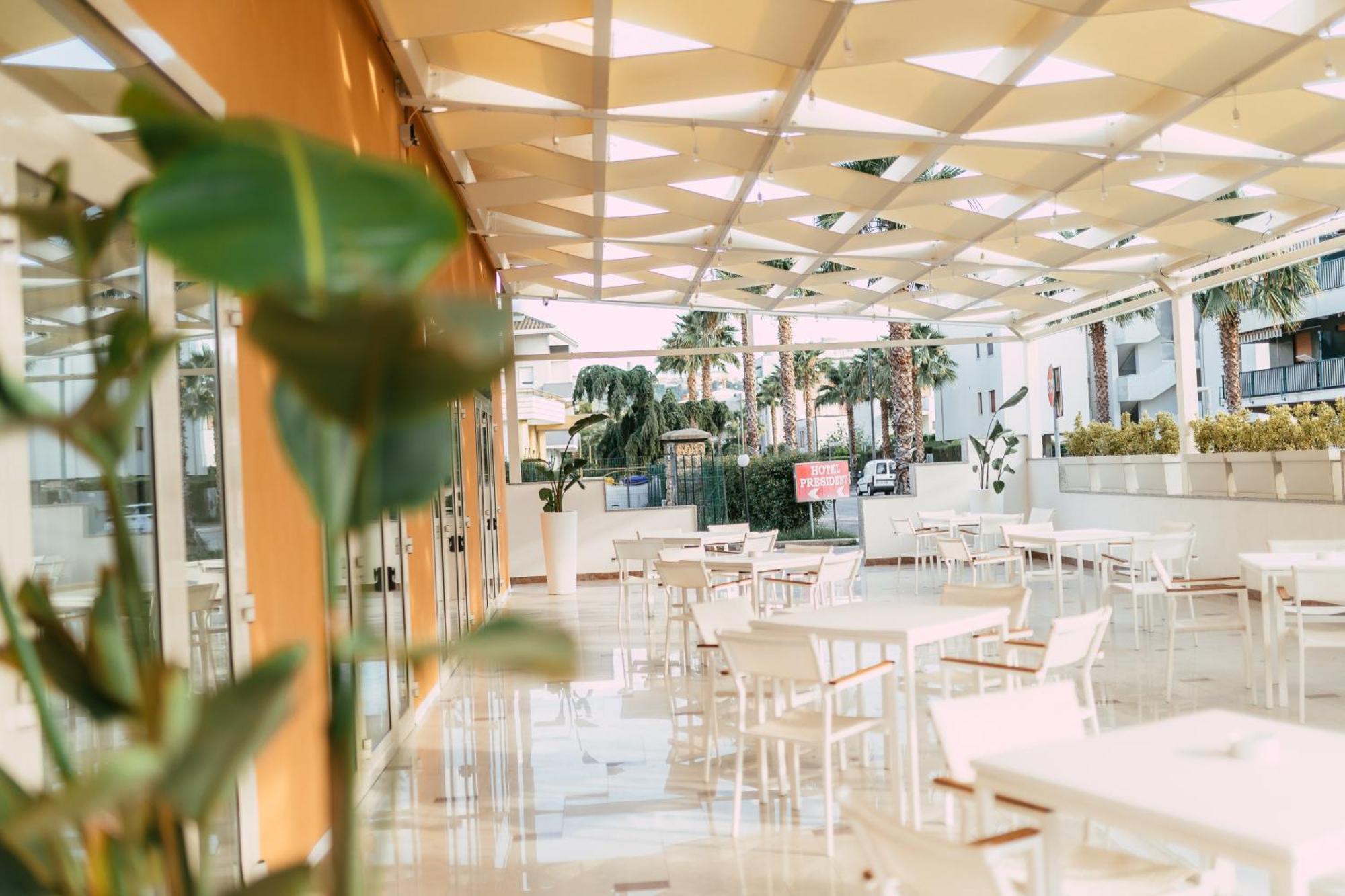 Hotel President Vasto Kültér fotó